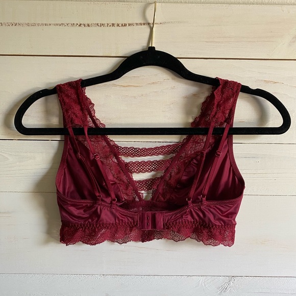 Victoria Secret Lace/Satin bralette - Picture 2 of 4